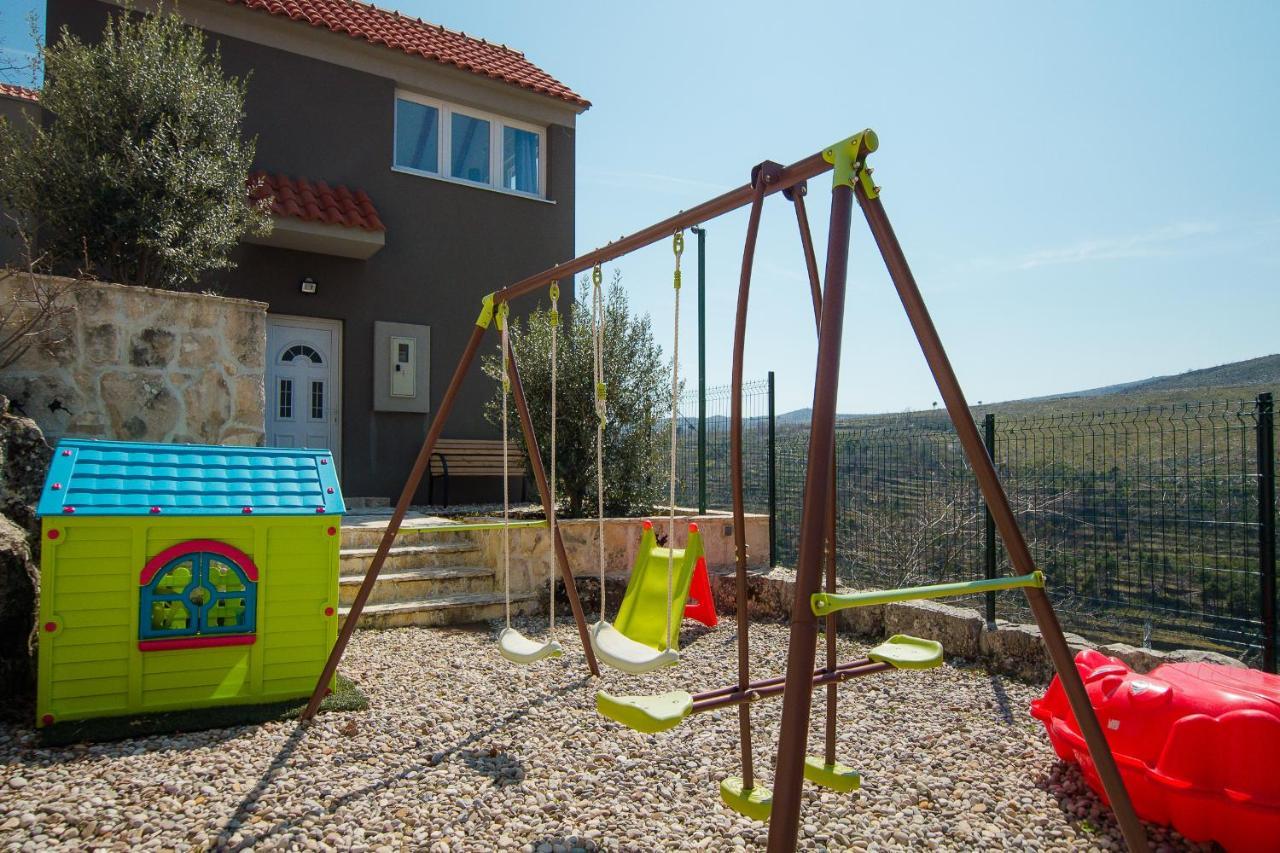 Holiday Home Moliva Sitno Donje Kültér fotó